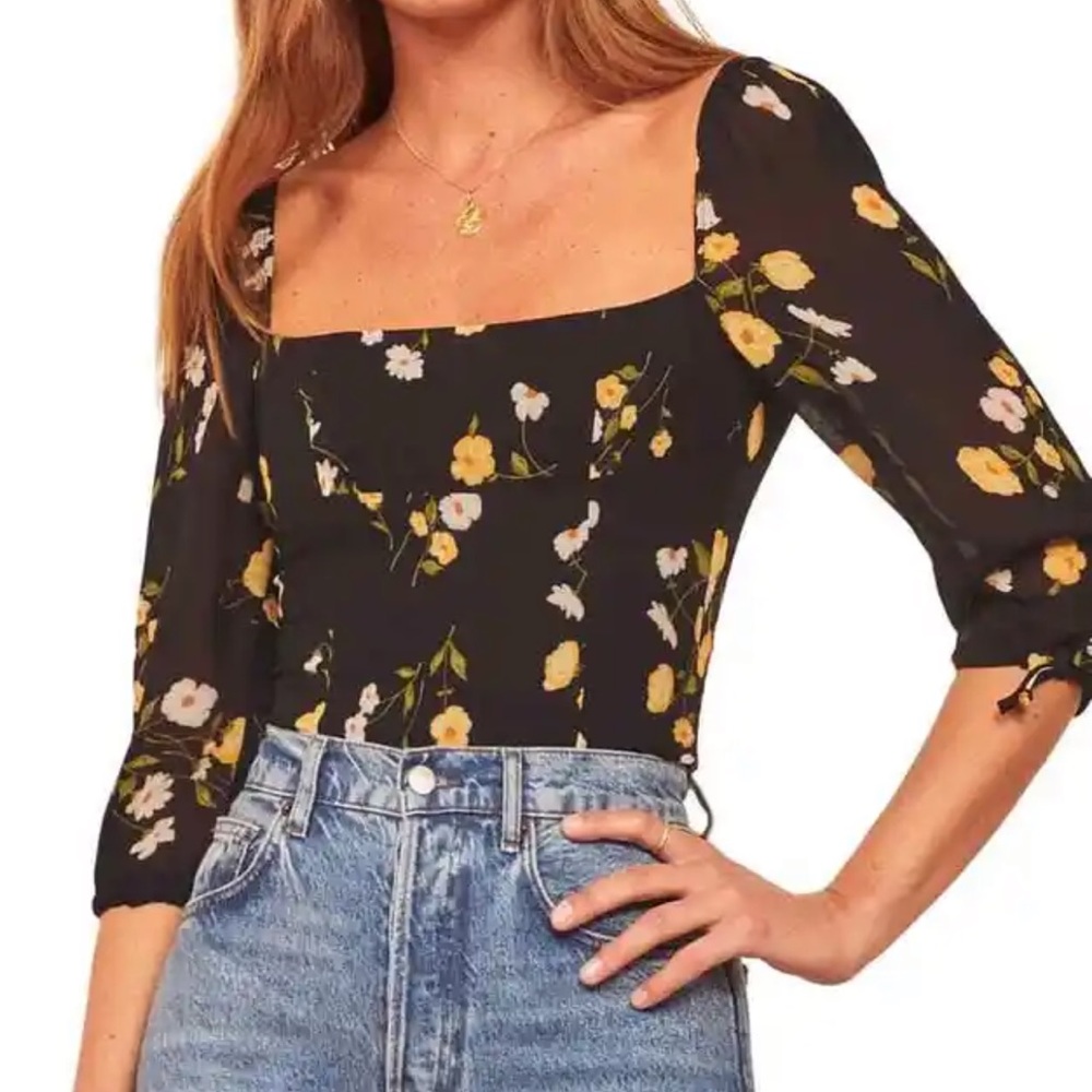 Reformation Grove top